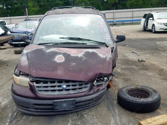 2P4GP25R1VR439116 - 1997 PLYMOUTH VOYAGER BURGUNDY photo 10