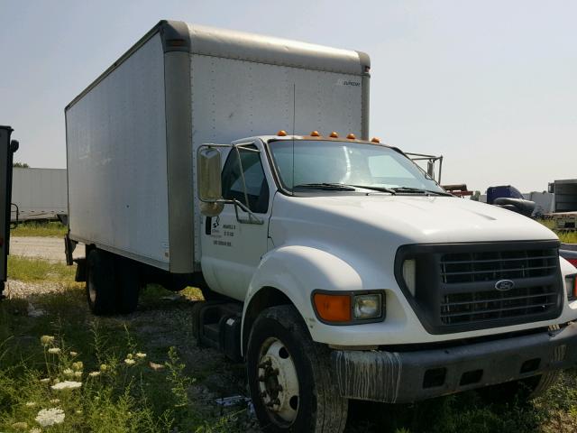 3FDNF65552MA29520 - 2002 FORD F650 SUPER WHITE photo 1