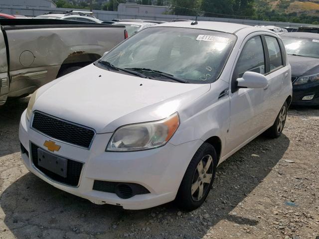 KL1TD66E19B615284 - 2009 CHEVROLET AVEO LS WHITE photo 2