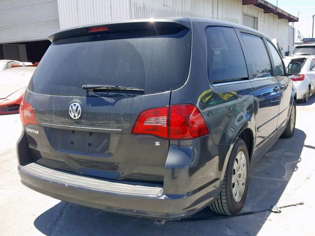 2V4RW4DGXBR669587 - 2011 VOLKSWAGEN ROUTAN S GRAY photo 4