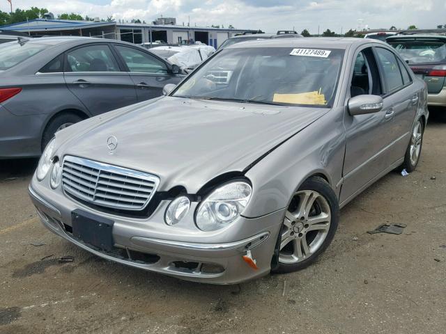 WDBUF83J74X163176 - 2004 MERCEDES-BENZ E 500 4MAT GRAY photo 2