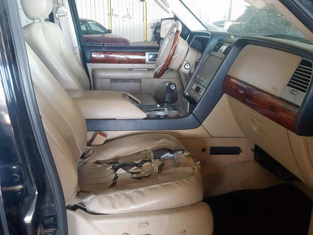 5LMFU27575LJ17164 - 2005 LINCOLN NAVIGATOR შავი ფოტო 5