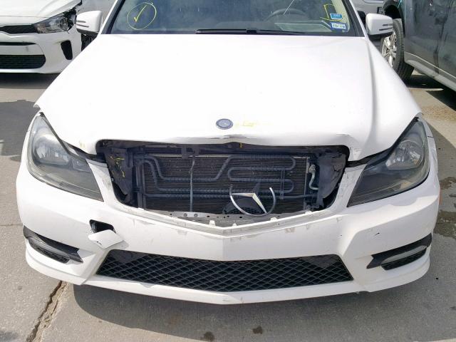 WDDGF4HB2EG206130 - 2014 MERCEDES-BENZ C 250 WHITE photo 9