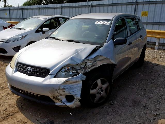 2T1KR32E15C407492 - 2005 TOYOTA MATRIX SILVER photo 2