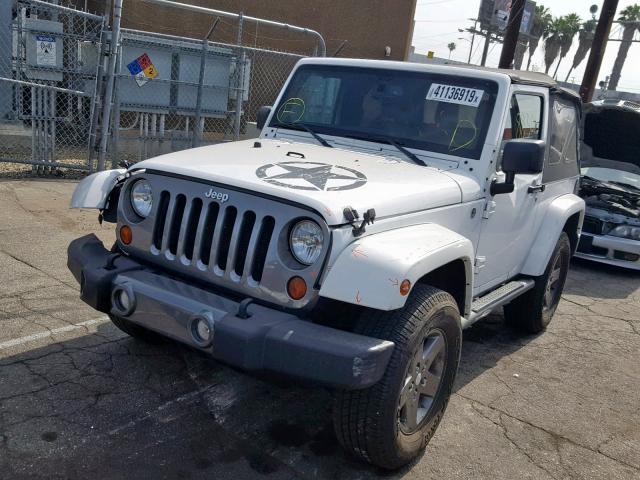 1C4AJWAG2DL583739 - 2013 JEEP WRANGLER S WHITE photo 2