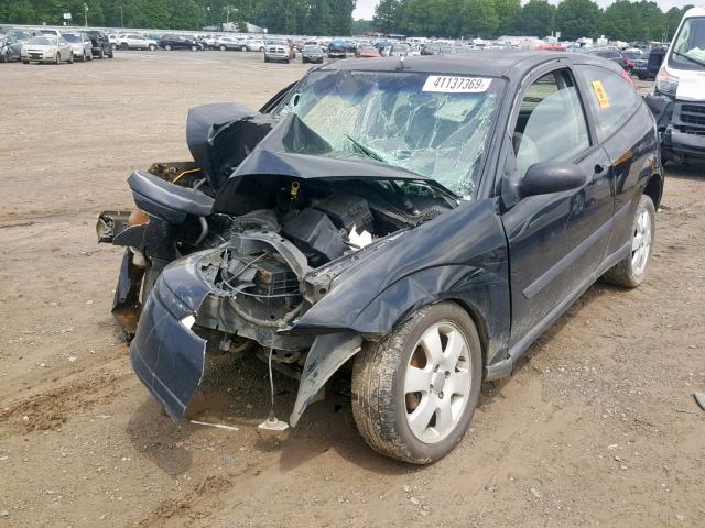 3FAFP31352R113922 - 2002 FORD FOCUS ZX3 BLACK photo 2