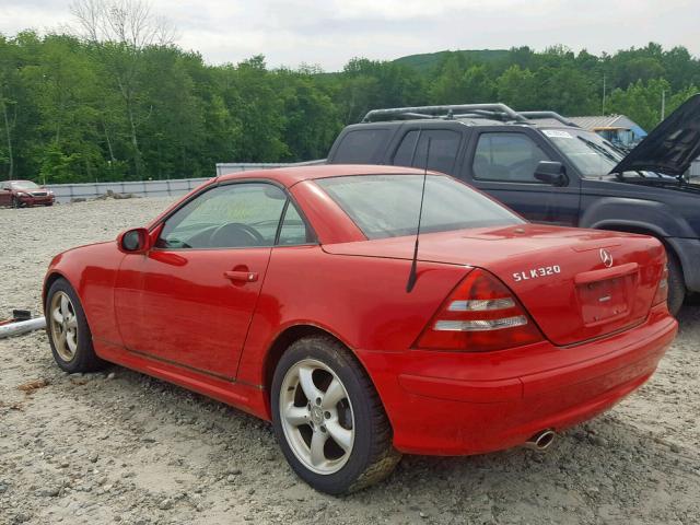 WDBKK65FX1F212355 - 2001 MERCEDES-BENZ SLK 320 RED photo 3