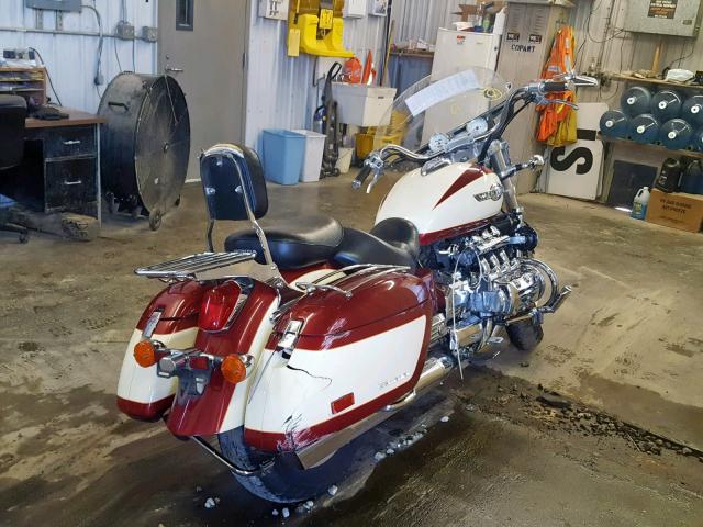 1HFSC3446XA200180 - 1999 HONDA GL1500 CT TWO TONE photo 4