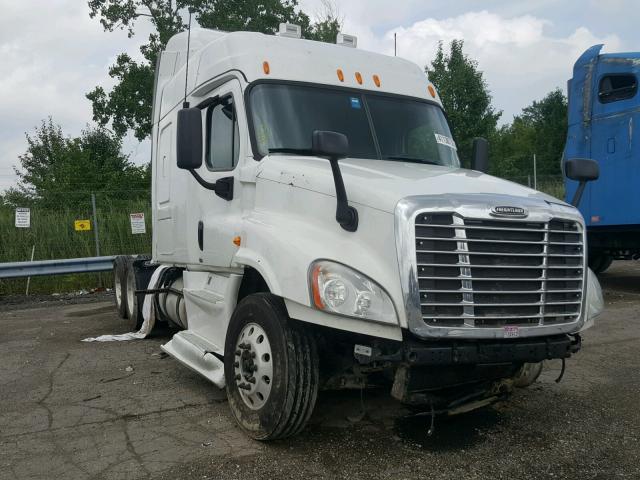 3AKJGLDR2DSFB5690 - 2013 FREIGHTLINER CASCADIA 1 WHITE photo 1