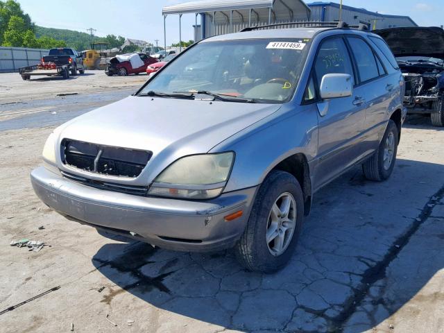 JTJGF10U020140409 - 2002 LEXUS RX 300 SILVER photo 2