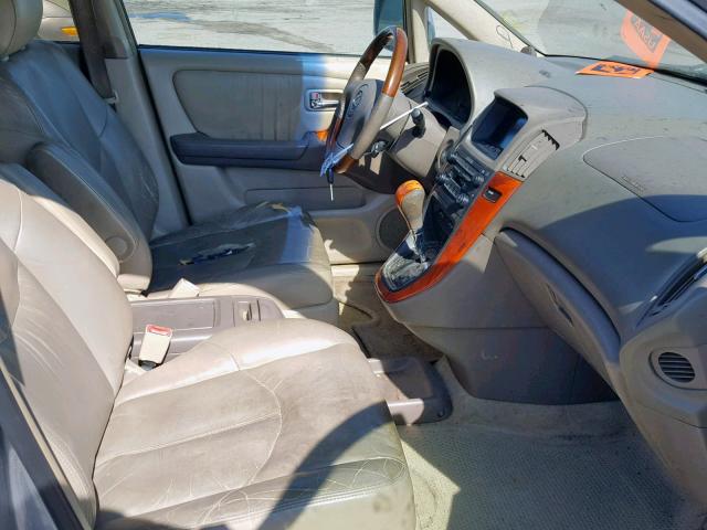 JTJGF10U020140409 - 2002 LEXUS RX 300 SILVER photo 5