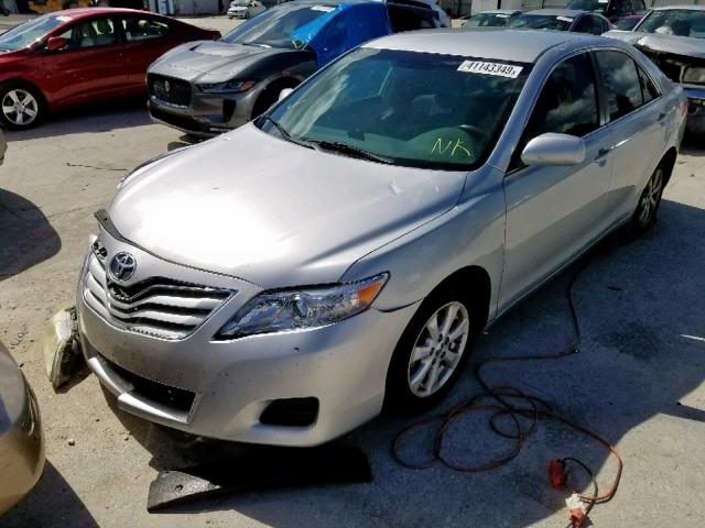 4T1BF3EK2BU148502 - 2011 TOYOTA CAMRY BASE SILVER photo 2