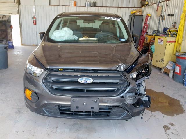 1FMCU0F71KUA62844 - 2019 FORD ESCAPE S GRAY photo 9