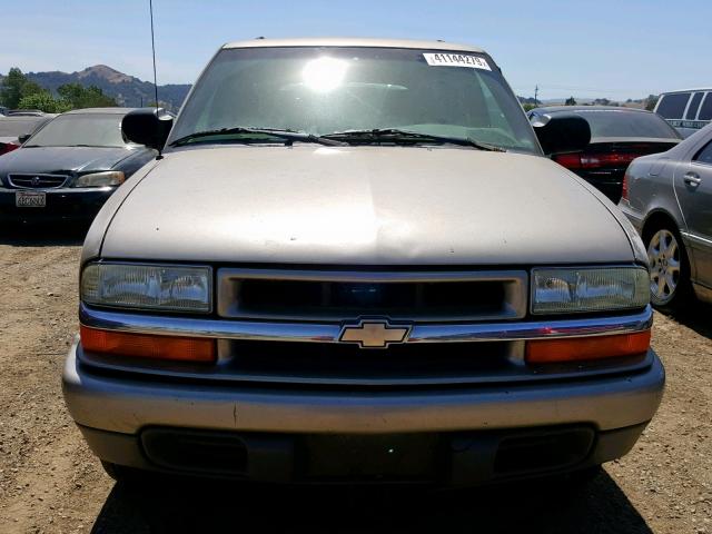 1GNCS13W82K138073 - 2002 CHEVROLET BLAZER TAN photo 9