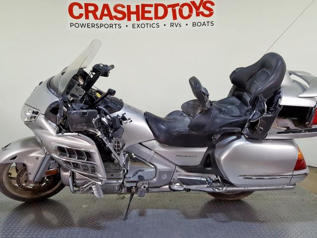 1HFSC47025A411615 - 2005 HONDA GL1800 SILVER photo 5