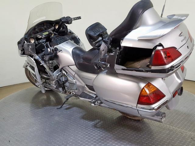 1HFSC47025A411615 - 2005 HONDA GL1800 SILVER photo 6