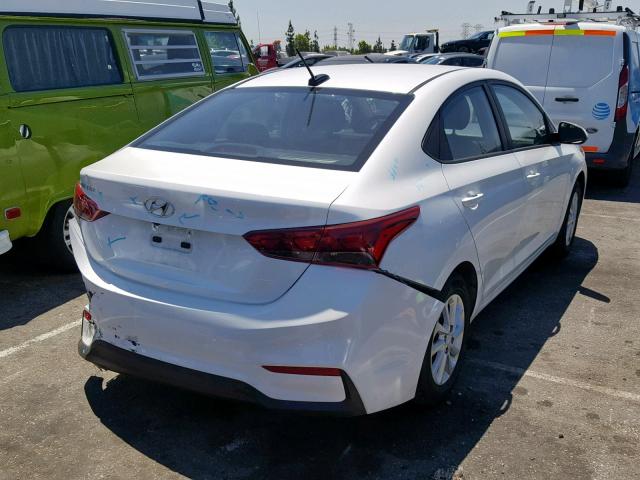 3KPC24A30JE025383 - 2018 HYUNDAI ACCENT SE WHITE photo 4