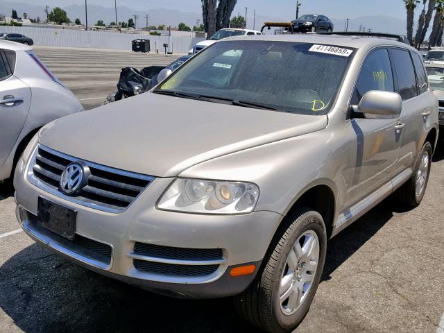 WVGCM67L94D014736 - 2004 VOLKSWAGEN TOUAREG 4. TAN photo 2