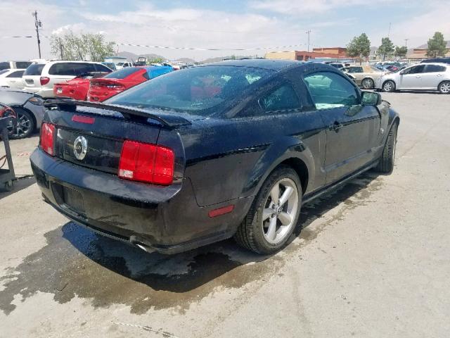 1ZVHT82H165192677 - 2006 FORD MUSTANG GT BLACK photo 4