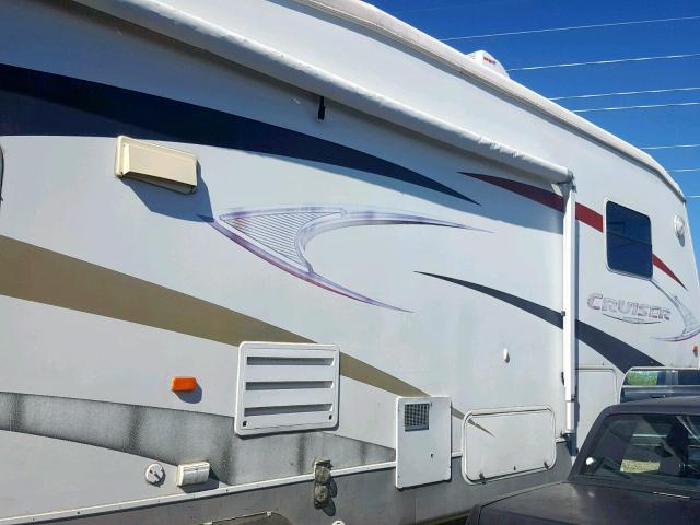 4V0FC28217B010446 - 2007 CROS 5TH WHEEL WHITE photo 4