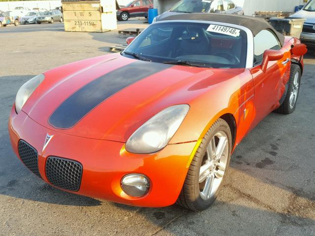 1G2MZ35B29Y104771 - 2009 PONTIAC SOLSTICE S ORANGE photo 2