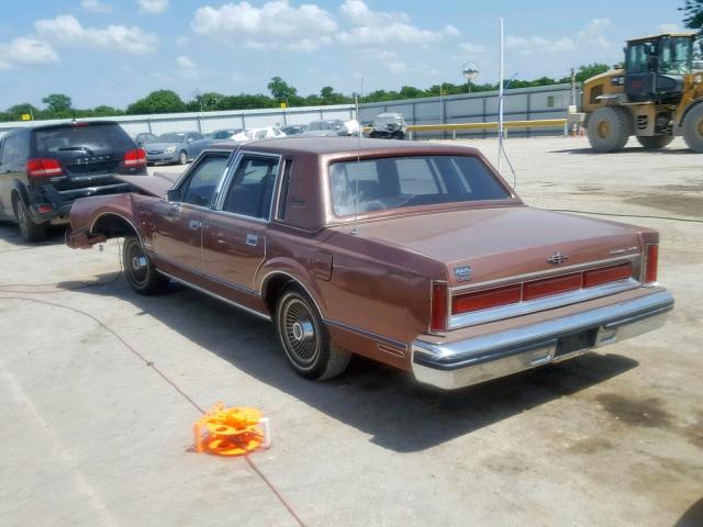 1LNBP94F8CY637002 - 1982 LINCOLN TOWN CAR GOLD photo 3