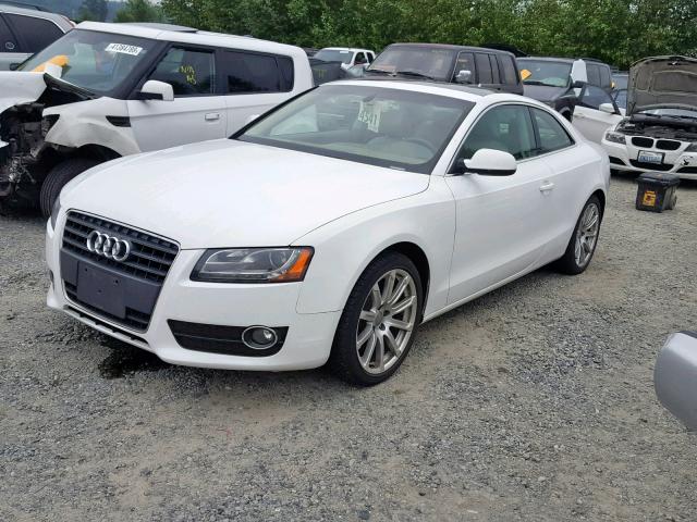 WAULFAFR0BA047594 - 2011 AUDI A5 PREMIUM WHITE photo 2