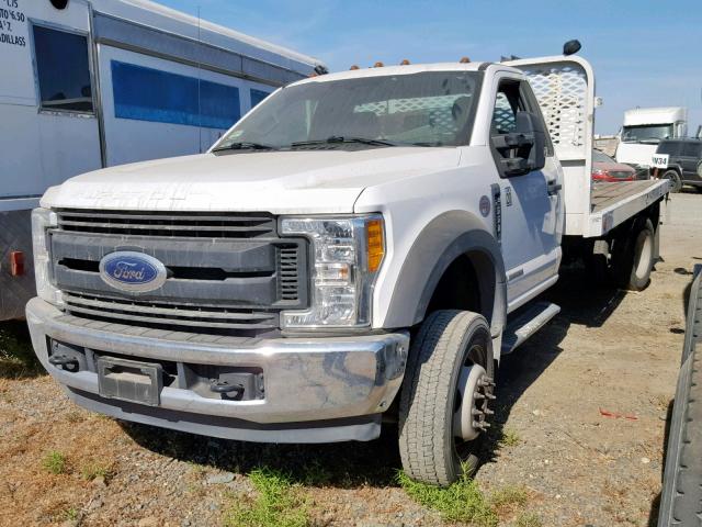 1FDUF5GT5HEB42304 - 2017 FORD F550 SUPER WHITE photo 2