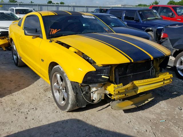 1ZVFT82H465223122 - 2006 FORD MUSTANG GT YELLOW photo 1