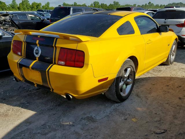 1ZVFT82H465223122 - 2006 FORD MUSTANG GT YELLOW photo 4