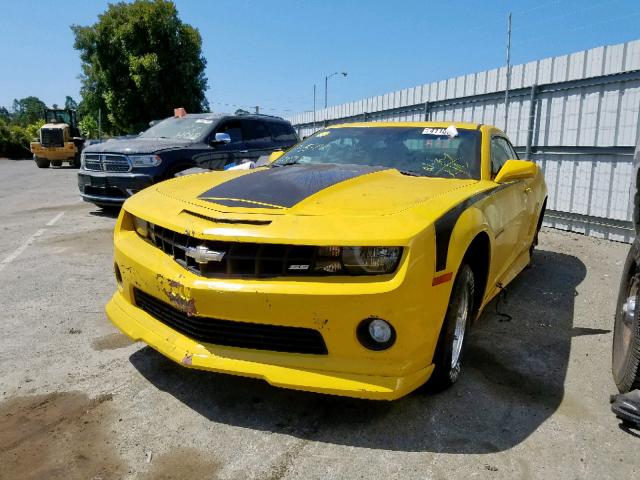 2G1FT1EW4A9106827 - 2010 CHEVROLET CAMARO SS YELLOW photo 2