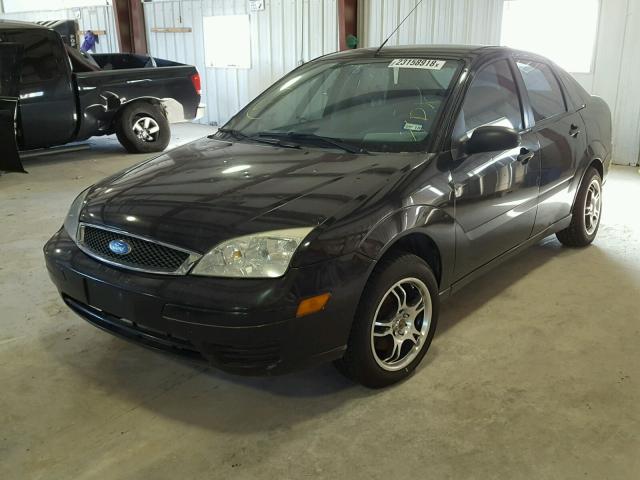 1FAFP34N67W259344 - 2007 FORD FOCUS ZX4 BLACK photo 2