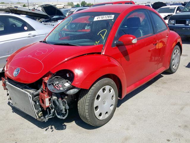 3VWPG3AG6AM011300 - 2010 VOLKSWAGEN NEW BEETLE RED photo 2