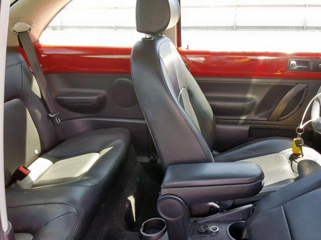 3VWPG3AG6AM011300 - 2010 VOLKSWAGEN NEW BEETLE RED photo 6