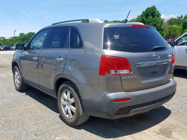 5XYKTDA2XDG368323 - 2013 KIA SORENTO LX SILVER photo 3