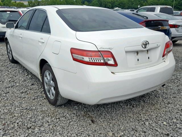 4T1BF3EK1AU526131 - 2010 TOYOTA CAMRY BASE WHITE photo 3