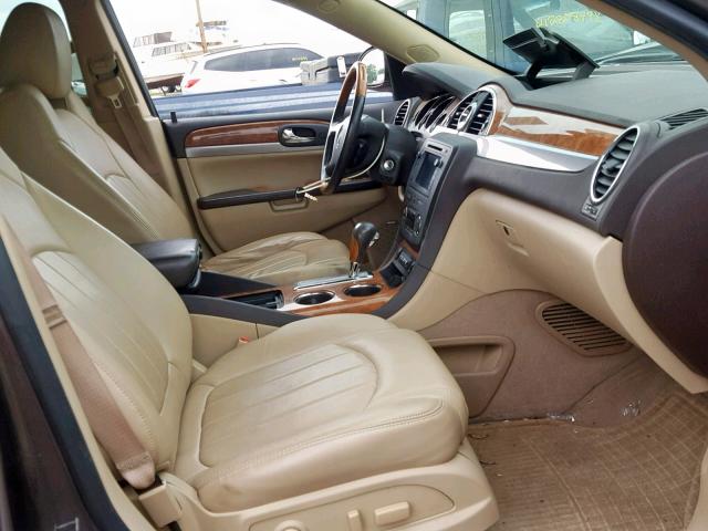 5GAKVDED7CJ273658 - 2012 BUICK ENCLAVE BROWN photo 5