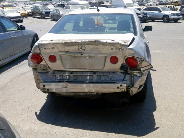 JTHBD192230080993 - 2003 LEXUS IS 300 SILVER photo 9