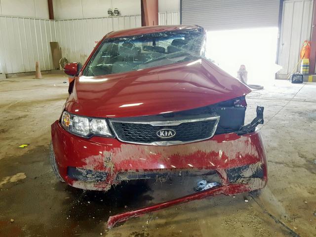 KNAFU4A20B5405039 - 2011 KIA FORTE EX RED photo 10