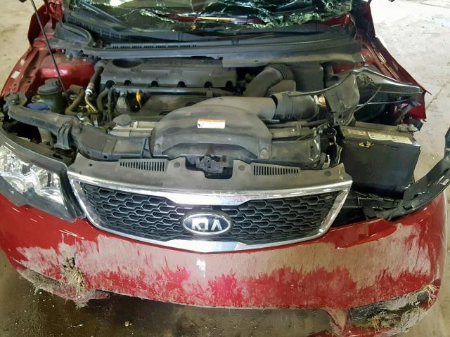 KNAFU4A20B5405039 - 2011 KIA FORTE EX RED photo 7