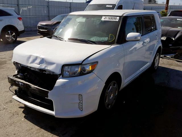 JTLZE4FE0DJ031739 - 2013 TOYOTA SCION XB WHITE photo 2