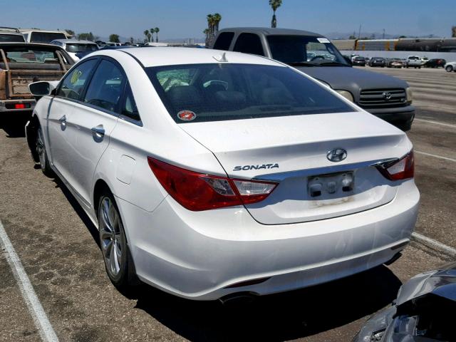 5NPEC4AC0DH552829 - 2013 HYUNDAI SONATA SE WHITE photo 3