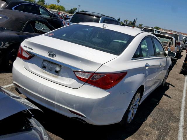 5NPEC4AC0DH552829 - 2013 HYUNDAI SONATA SE WHITE photo 4