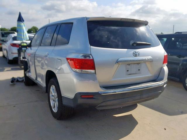 5TDZA3EH7BS010559 - 2011 TOYOTA HIGHLANDER SILVER photo 3