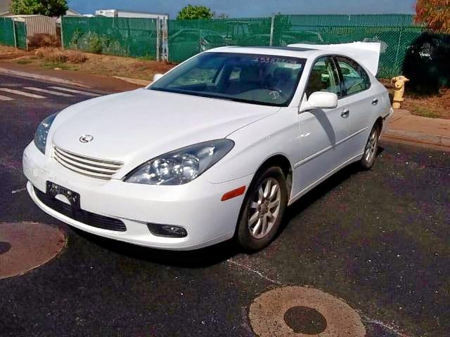 JTHBF30G320039608 - 2002 LEXUS ES 300 WHITE photo 2