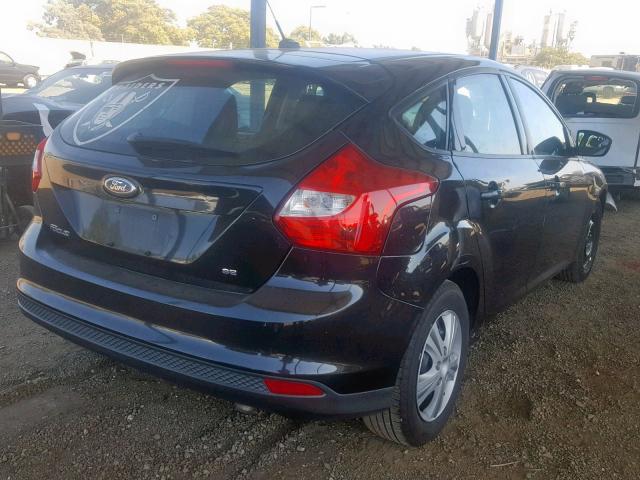 1FADP3K2XEL312481 - 2014 FORD FOCUS SE BLACK photo 4