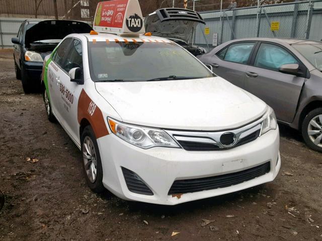 4T1BD1FK6DU070009 - 2013 TOYOTA CAMRY HYBR WHITE photo 1