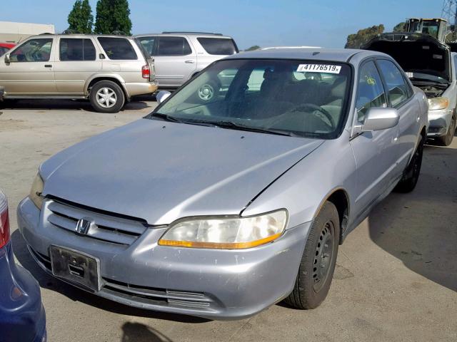 1HGCG66572A099736 - 2002 HONDA ACCORD LX SILVER photo 2