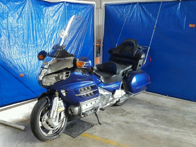 1HFSC47461A000439 - 2001 HONDA GL1800 A BLUE photo 2