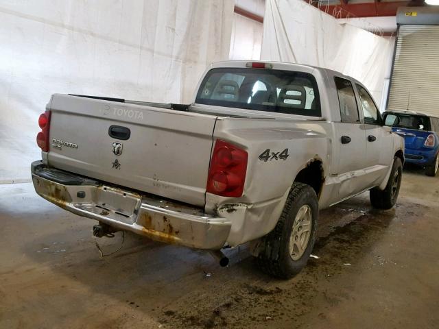 1D7HW48K75S177063 - 2005 DODGE DAKOTA QUA SILVER photo 4